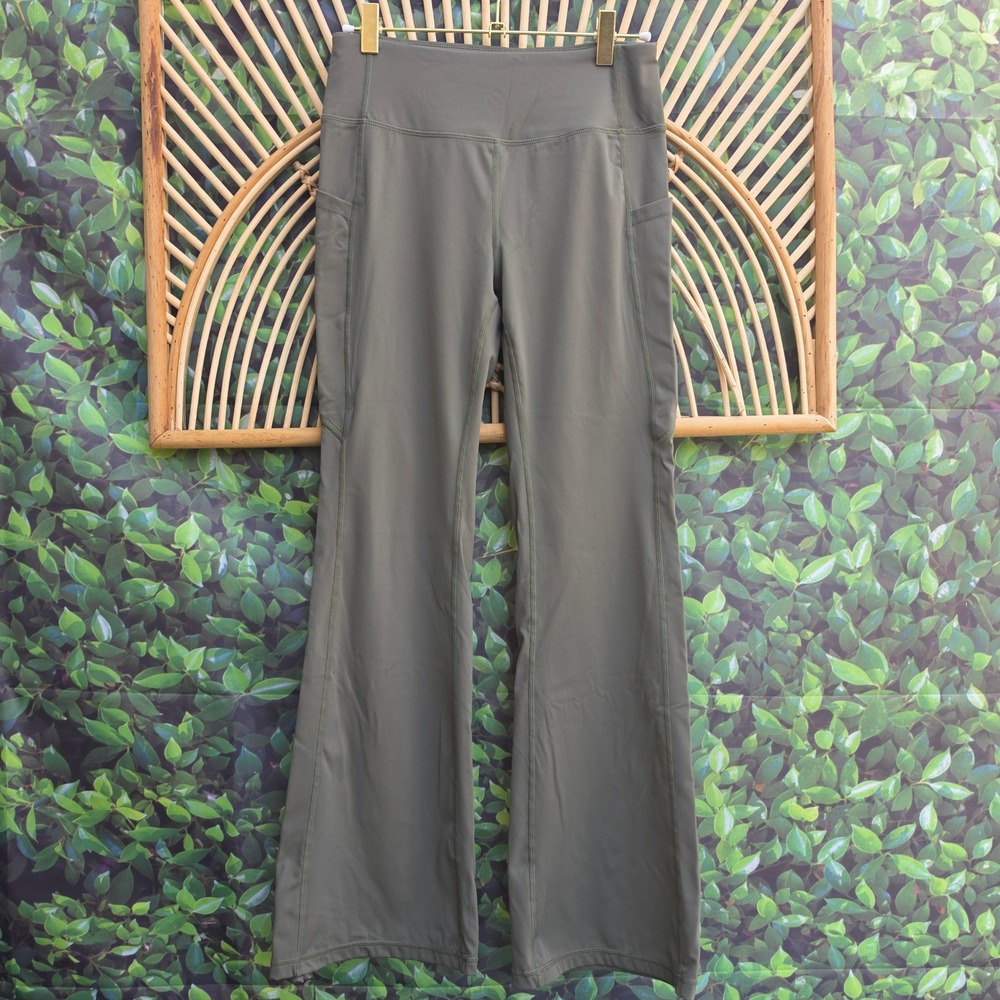 Olive Green High Waisted Flare Leggings with Pockets Size Small 28 Inseam